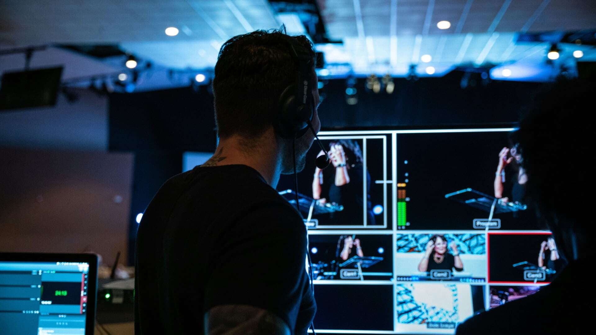ConsultantBanner2 Church consultant providing media, video, and design training with streaming setup in a church environment